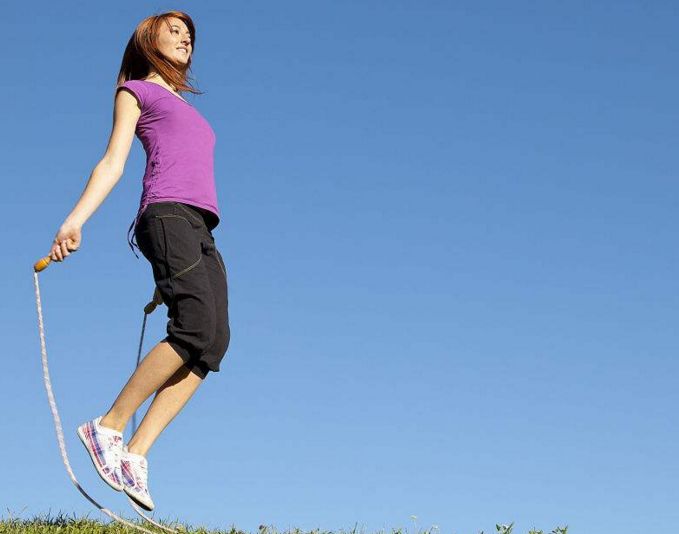 秋季快速减肥运动推荐 跳绳减肥 简单又助瘦